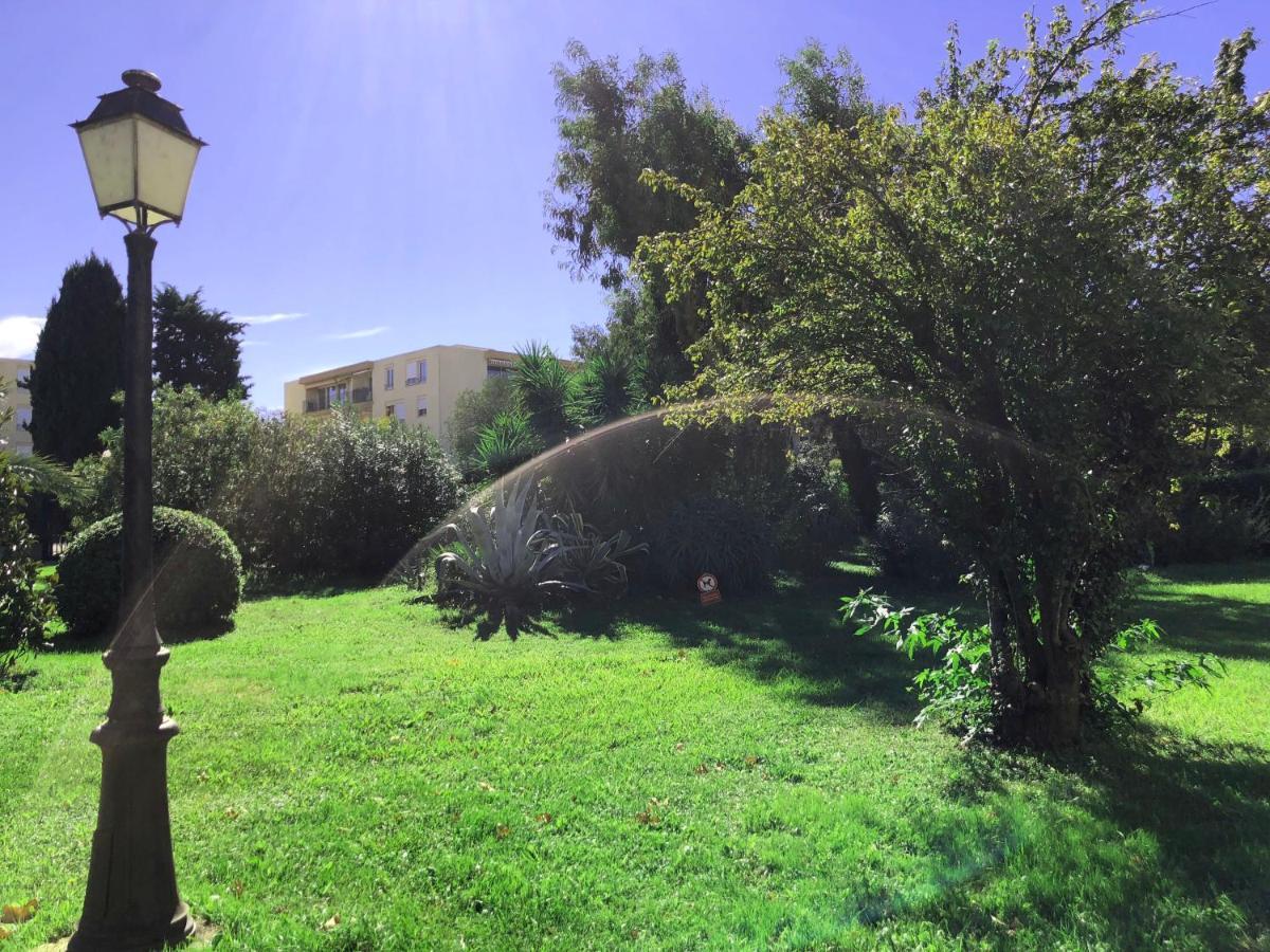 Appartement Un Nid A Saint Tropez Extérieur photo